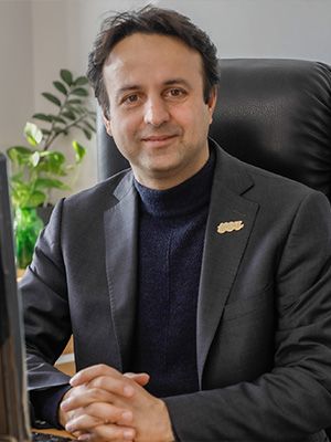 دکتر پژمان آزادی-img